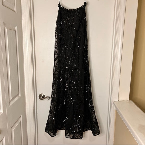 Special Occasion Sequin Gown By Splash - Size 0 - Picture 5 of 13